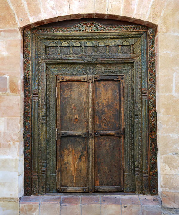 Beautiful Rustic Door Backdrop for Maternity/Fashion